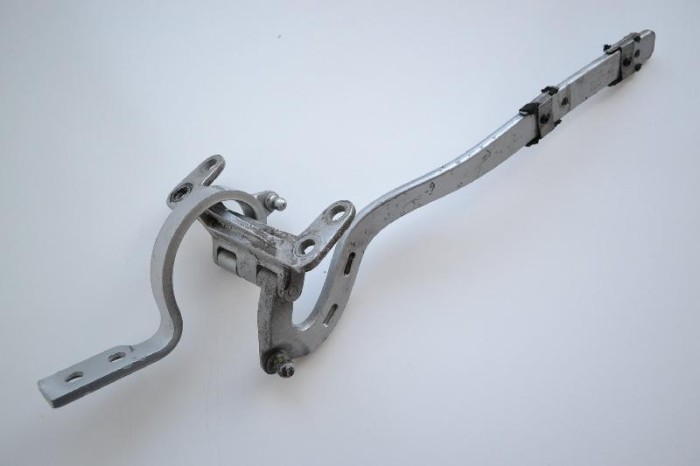 Balama haion st&acirc;nga VW TOUAREG 7LA, 7L6, 7L7 2002 OEM: 7L6827301A 1553220