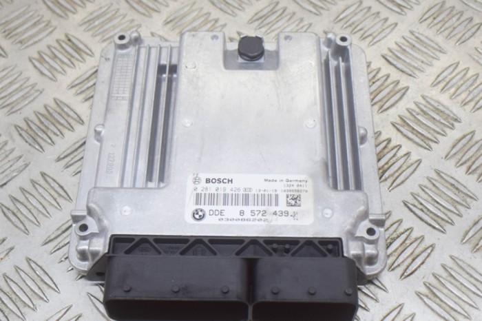 Unitate de control motor BMW 3 F30, F80 2013 OEM: 8572439,0281019426,1039S58270 12112764