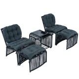 Set mobilier de grădină de exterior &icirc;n 5 piese, set lounge pentru balcon cu 2 scaune, 2 taburete și masă cu blat din sticlă, Negru+Gri