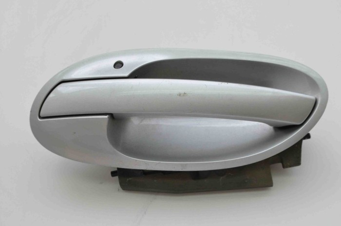 M&acirc;ner exterior ușă st&acirc;nga față BMW 7 E65, E66, E67 2004 1486430