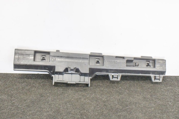 Suport prag lateral BMW 4 Coupe F32, F82 2016 OEM: 7285792 10892966