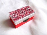 Cutie Lemn Decorata Manual, Motiv Traditional, Decupaj, 9x5.5x5cm, Bijuterii
