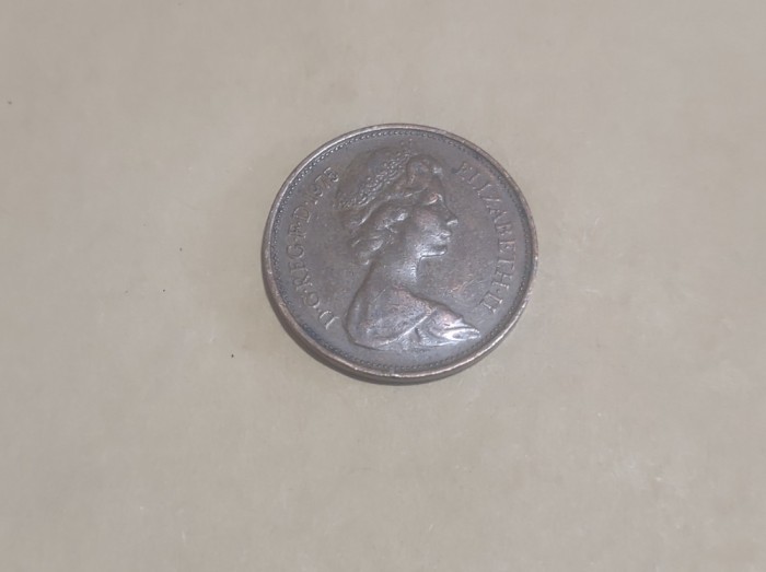 Moneda 2 (TW0) NEW PENCE- Anglia / Marea Britanie, 1975