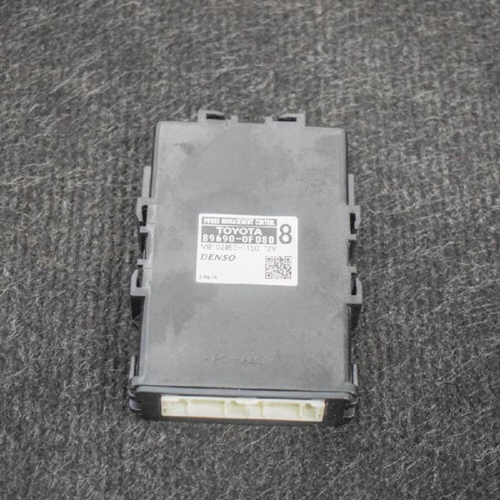 Unitate de distribuție a energiei TOYOTA VERSO _R2_ 2013 OEM: 89690-0F080,MB102850-1150 | 10818312