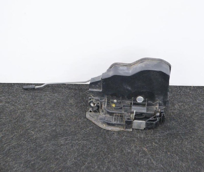&Icirc;ncuietoare ușă dreapta față BMW 5 E60 2006 OEM: 7202144 2820626
