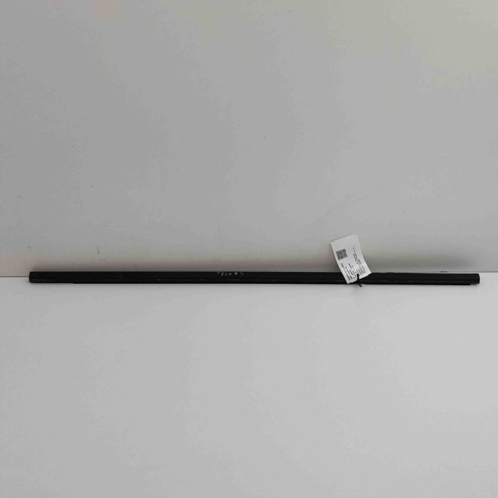 Chedar geam ușă st&acirc;nga spate VW TIGUAN AD1 2024 OEM: 5NA839477