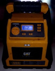 Robot pornire ( starter ) auto profesional cu compresor, USB si proiector LED - CAT CJ1000DCPUK