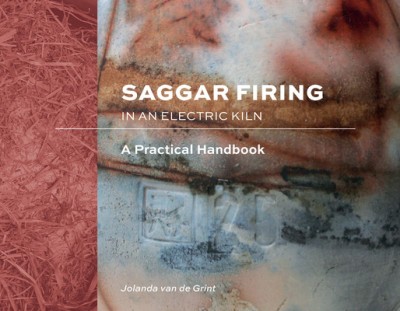 Saggar Firing in an Electric Kiln: A Practical Handbook foto