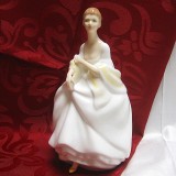 BIBELOU FIGURINA PORTELAN ENGLEZESC ROYAL DOULTON BONE CHINA ANGLIA DESIGN PEGGY DAVIES - MEGAN 19 CM