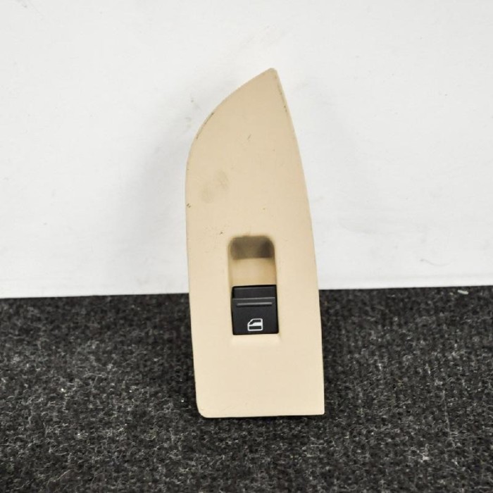 Buton geam ușă dreapta spate VW CC 358 2012 OEM: 3C8867376A7L6959855B 2570268