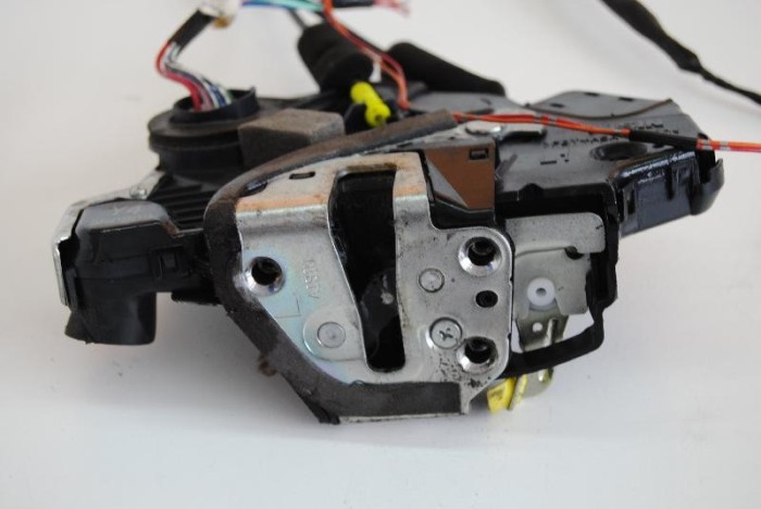 &Icirc;ncuietoare ușă st&acirc;nga față LEXUS RX _U3_ 2005 1526364