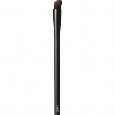 NARS High Pigment Eyeshadow Brush pensula pentru aplicarea fardului de ochi #24 1 buc