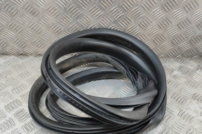 Garnitura ușă dreapta față VOLVO XC60 2017 OEM: 31424324 | 21902502 foto