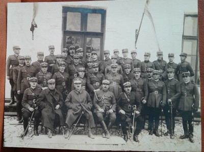 Fotografie pe carton, grup de militari, 1929 foto