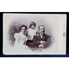 FOTOGRAF F. GRAINER , BAYERN , POZA DE FAMILIE , TIP CABINET , SFARSITUL SECOLULUI XIX