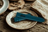 Curea smartwatch piele premium personalizabilă &ndash; gravură și culori la alegere