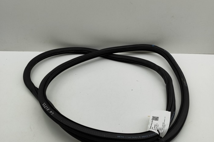 Garnitura ușă dreapta față AUDI A5 Avant 2024 OEM: 8B3831721 | 31954997