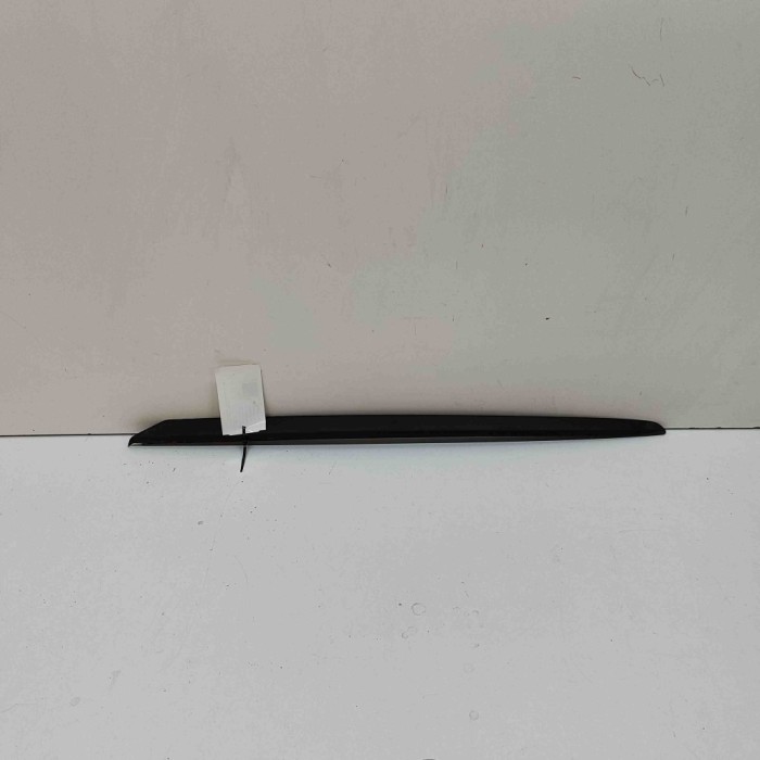 Ornament vertical parbriz dreapta AUDI A5 Avant 2024 OEM: 8B3854328