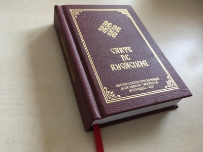 CARTE DE RUGACIUNI 2016 TIPARITA CU BINECUVANTAREA PATRIARHULUI DANIEL foto