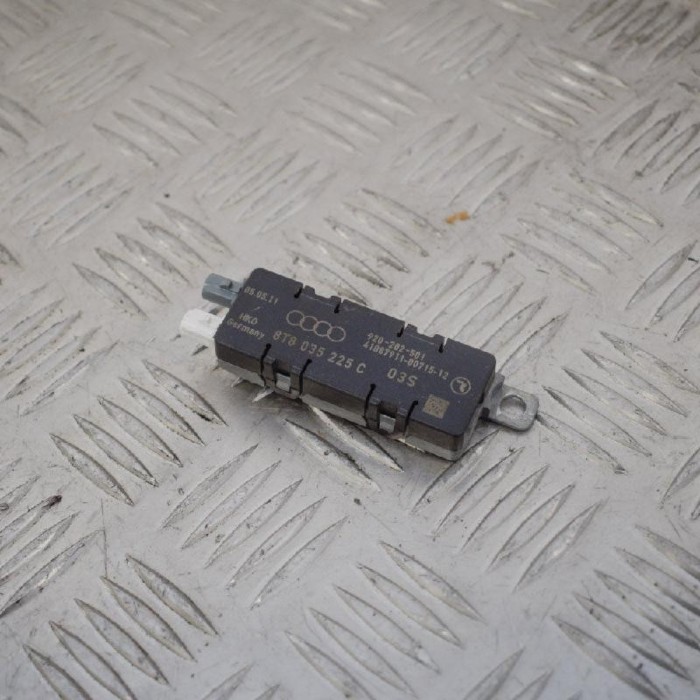 Amplificator de antena AUDI A5 Sportback 8TA 2010 OEM: 8T8035225C 1126334