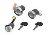 Set yale inchidere Suzuki Vitara 5-Usi, 1996-12.2003, cu chei, cu 2 butuci blocare usa, cu buton de eliberare, fata/spate, 82201-60860/50,