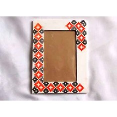 Rama foto motiv traditional rosu si negru, rama foto lemn 32138
