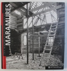 THE WOODEN ARCHITECTURE OF MARAMURES , text ANA BARCA , photos DAN DINESCU , 1997 foto