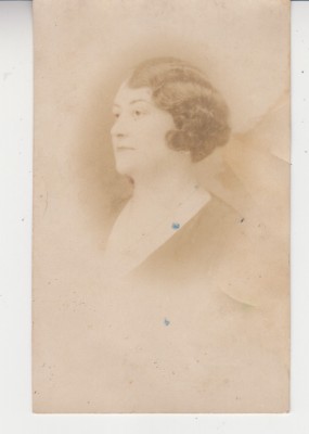 QW18 33 - Fotografie foarte veche - distinsa doamna - anii 1940 foto