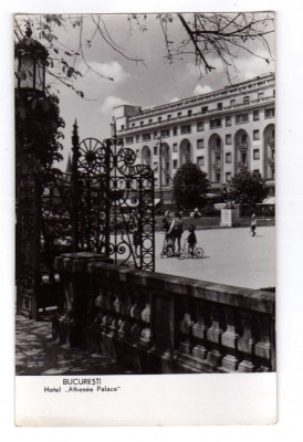 BUCURESTI HOTEL ATHENEE PALACE BICICLETA TROTINETA RPR foto