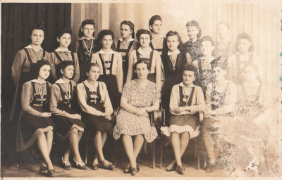 Fotografie veche grup eleve Liceul ortodox Craiova 1945, poza de colectie foto