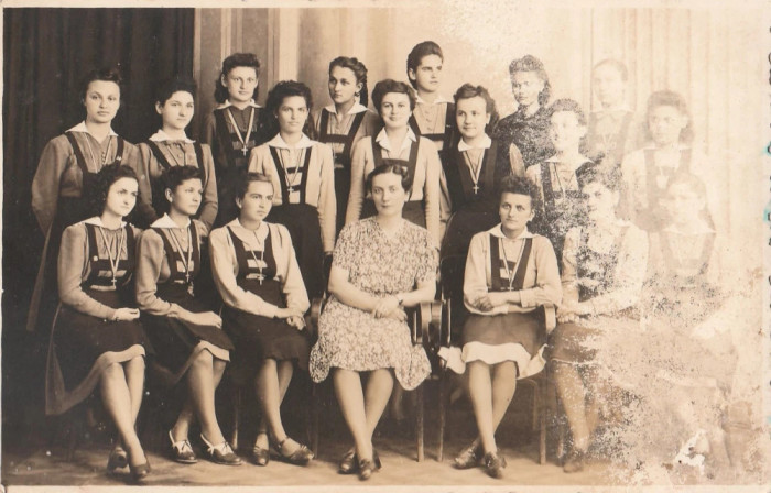 Fotografie veche grup eleve Liceul ortodox Craiova 1945, poza de colectie
