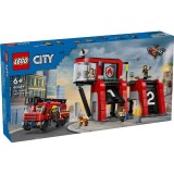 LEGO City Statie si Camion de Pompieri 60414, 5 minifigurine + Catel, Drona, Masina Pompieri cu Scara, 6 ani+