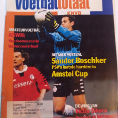 Revista fotbal - "VOETBALTOTAAL" (Olanda) mai 2001