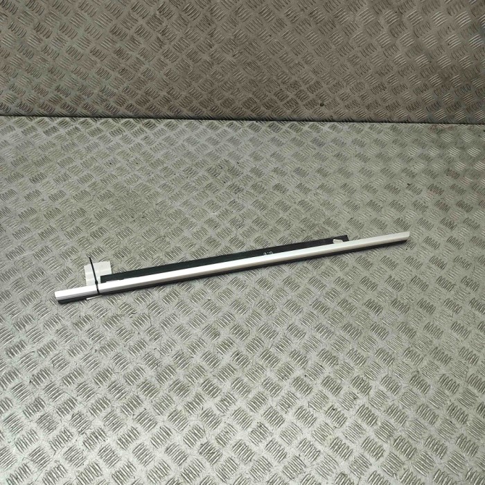 Chedar geam ușă dreapta spate AUDI Q3 8U 2014 OEM: 8U0853764A,8U0853764