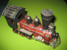 10034-Locomotiva Tren veche-macheta jucarie veche metal manual facuta. Stare FB. foto