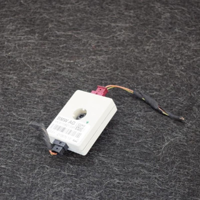 Amplificator de antena BMW 3 E90 2011 OEM: 9110621 3138124
