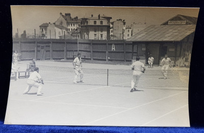 PARTIDA DE TENIS , DUBLU BARBATI , FOTOGRAFIE MONOCROMA , CU OCAZIA CEFERIADEI 1940 foto