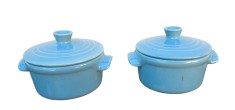 DOUA VASE MINI CU CAPAC DIN PORTELAN PENTRU SOSURI PICANTE