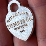 (39) PANDATIV / CHARM DIN ARGINT - MODEL INIMIOARA, BRAND TIFFANY &amp; CO. NEW YORK, MARCAJ ARGINT 925