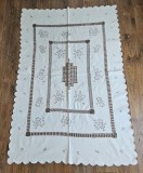 FATA DE MASA MARE VINTAGE MODEL BRODERIE CU AJUR SI BRODERIE MANUALA