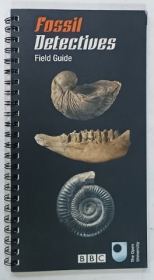 FOSSIL DETECTIVES , FIELD GUIDE by PETER SHELDON , 2008 foto