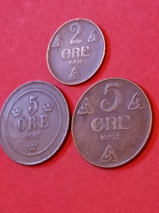 Lot 3 monede: 5 ore 1902 Suedia + (2 + 5 ore 1922) Norvegia,stari EF/EF+ [poze]. Discount de 10 % pentru comenzi cumulate de minimum 130 de lei.