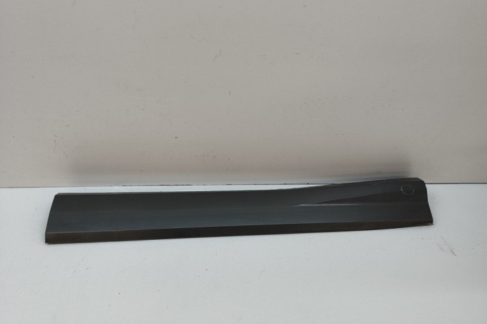 Bandou inferior ușă st&acirc;nga față AUDI Q3 F3 2018 OEM: 83A853959 | 30372230
