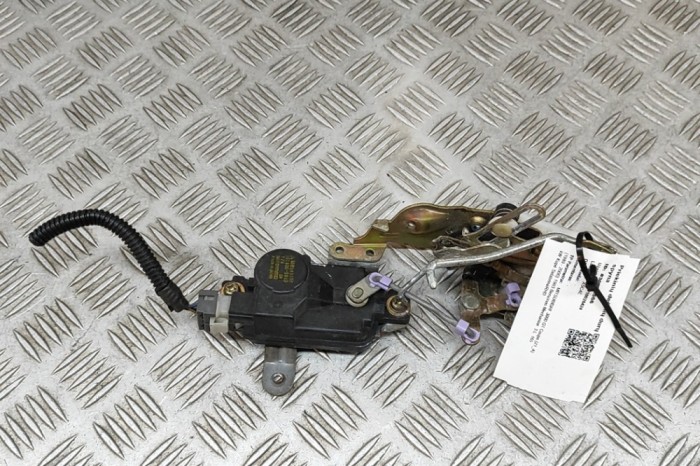 &Icirc;ncuietoare ușă dreapta față MITSUBISHI 3000 GT Coupe Z1_A 1993 OEM: MB641158,152800-5880 30763566