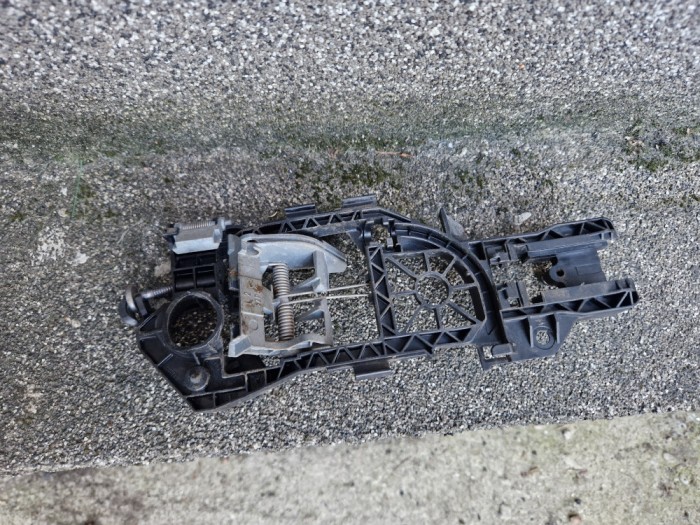 Suport m&acirc;nere uși VW Passat B6