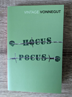 Kurt Vonnegut, Hocus Pocus foto