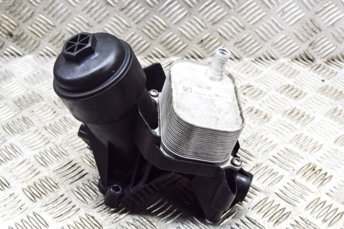 Carcasa filtru de ulei AUDI Q5 FY 2021 OEM: 05L117021A,05L115389AB 21422659