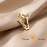 Pandantiv litera V cu zirconia, placaj triplu cu aur 14K