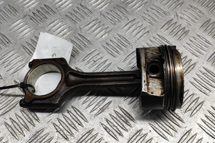 Piston MINI COOPER R56 2010 OEM: 9894656,7589348 28192877