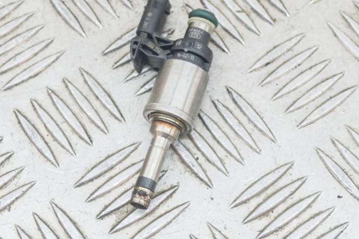 Injector de combustibil SKODA YETI 5L 2016 OEM: 04E906036Q,0261500354 10035247